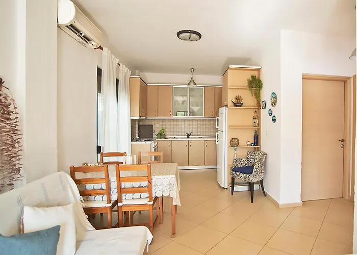 Dorothy's House Nea Plagia